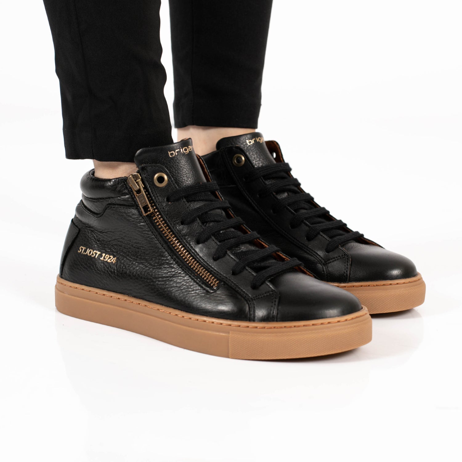 ZAPATILLA MOLAND NEGRA