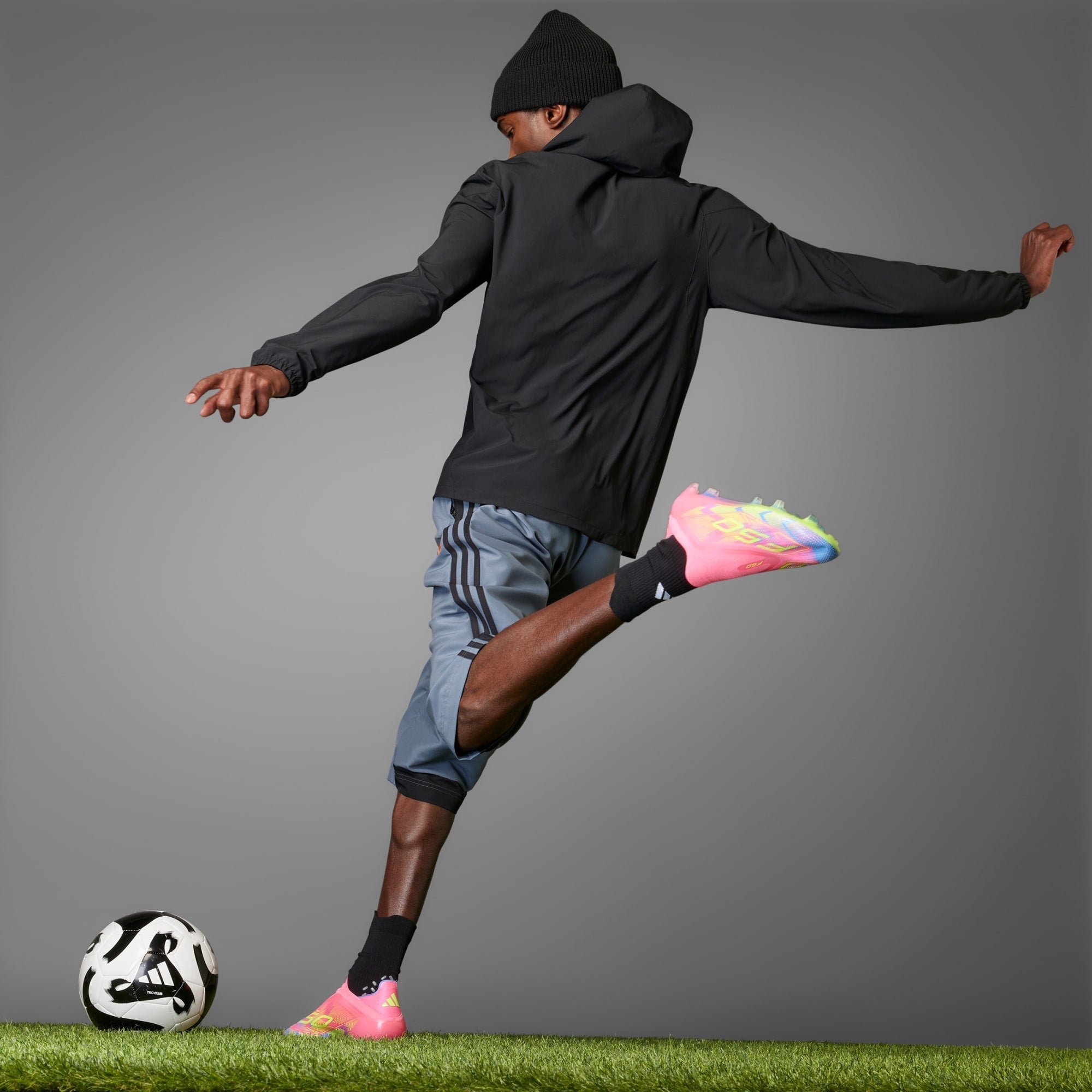 Botín de Fútbol F50 Elite Laceless FG