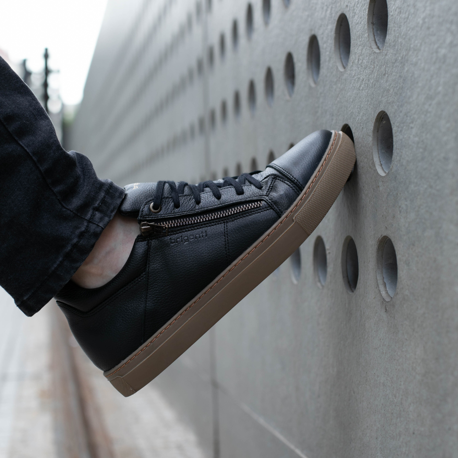 ZAPATILLA ANTON NEGRA