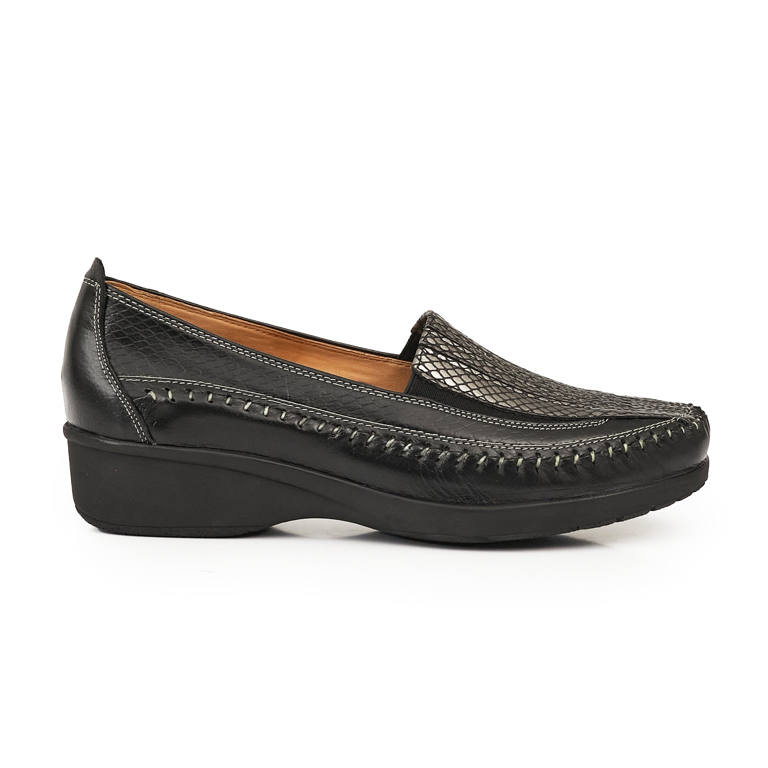 MOCASIN LUQUE NEGRO Y PELTRE