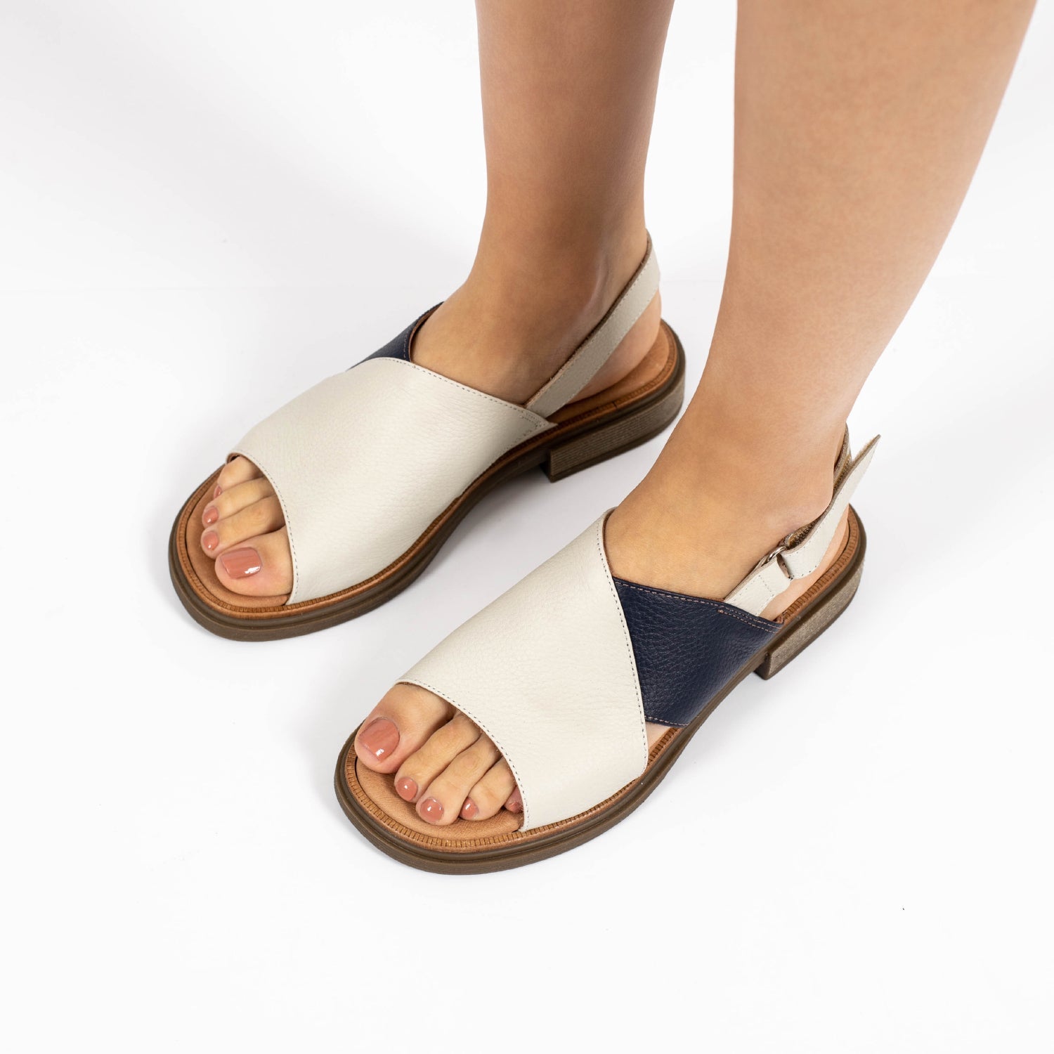 SANDALIA SONARI NATURAL Y AZUL