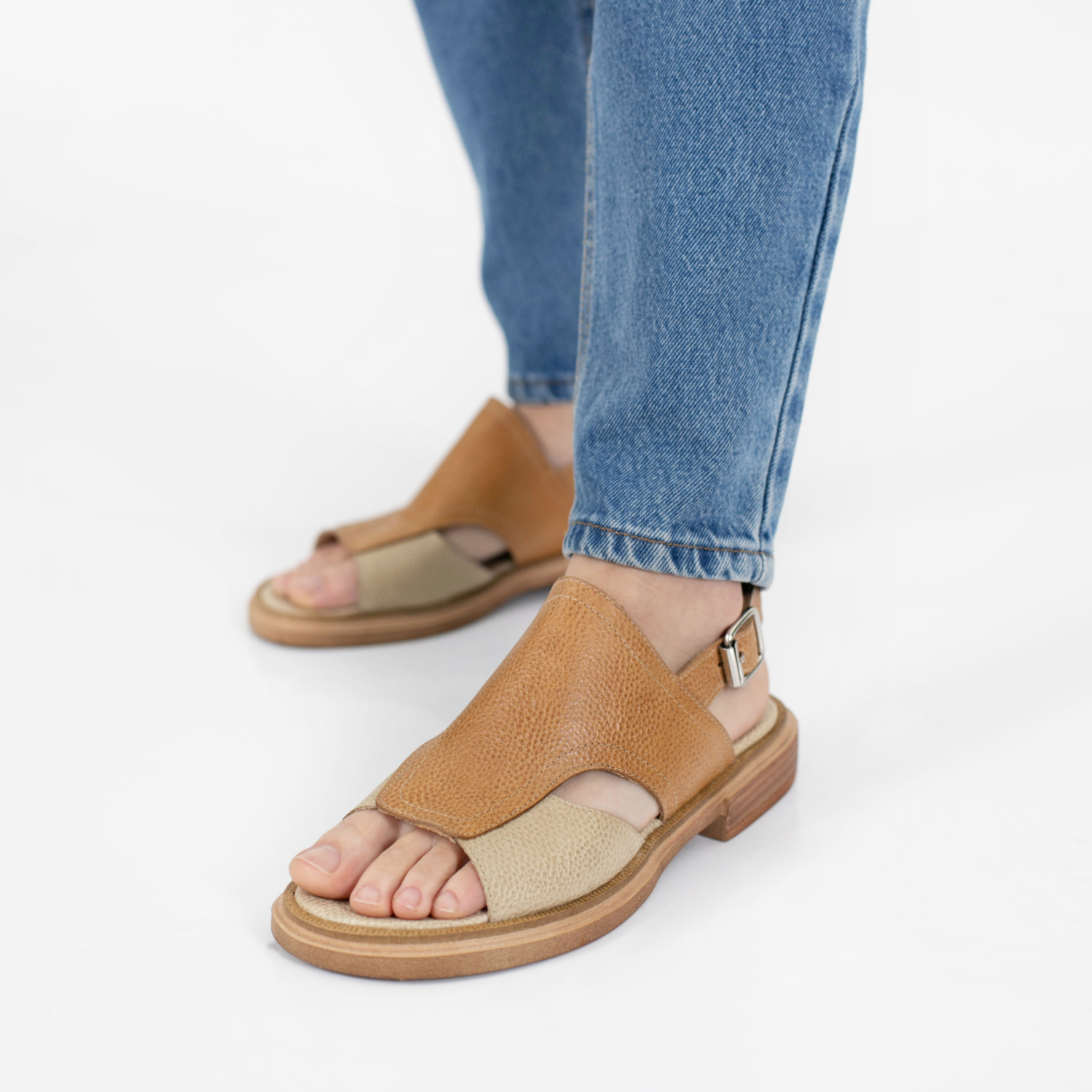 SANDALIA NINA SUELA Y NATURAL